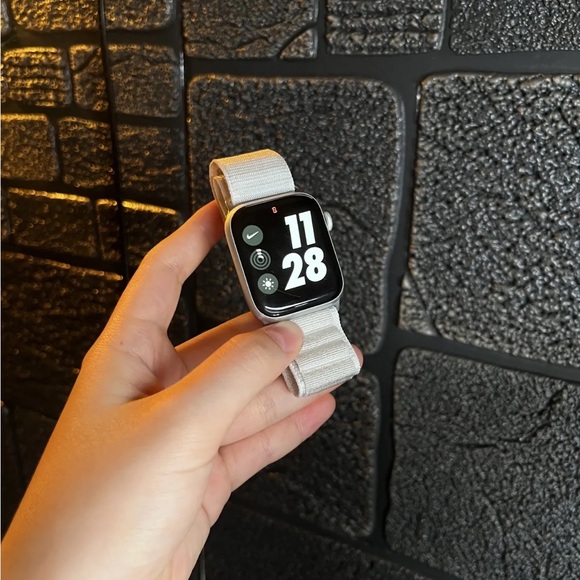 NEW Starlight Loop Adjustable Strap for Apple Watch - Picture 5 of 8